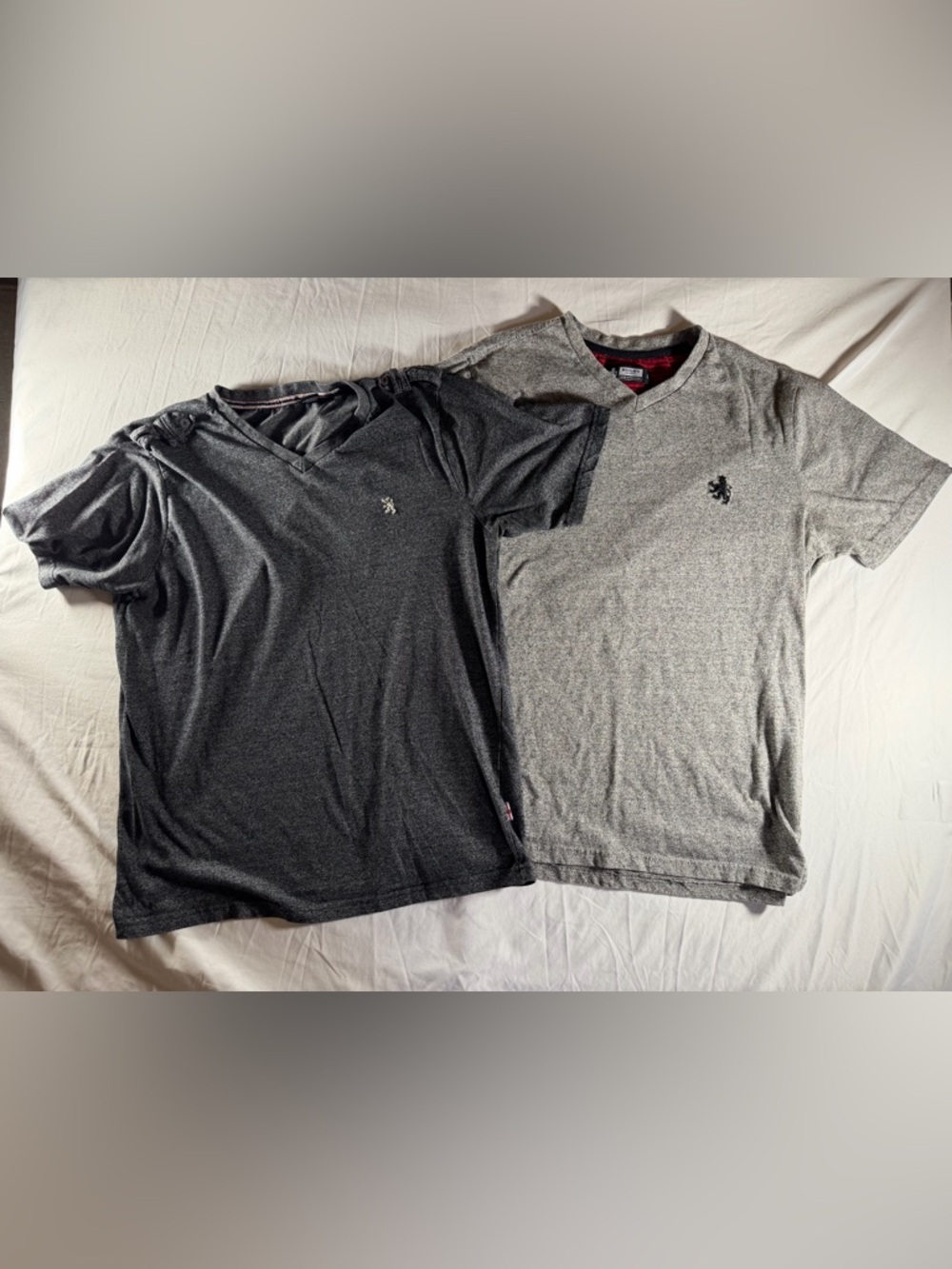 Rugby Mena V-Neck embroidery Logo Tee - Grey & Charcoal size L